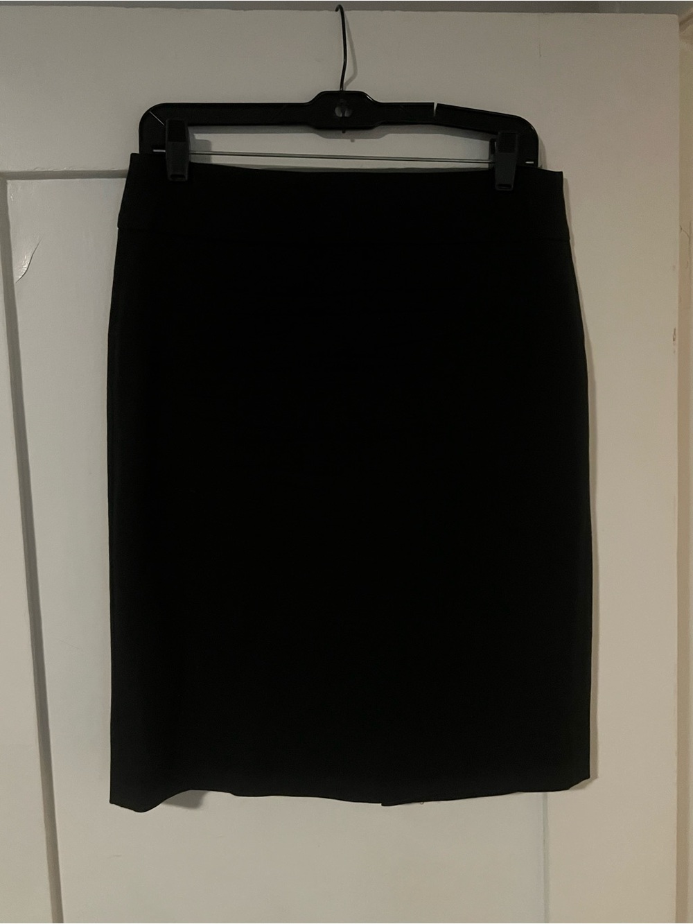 Banana Republic Black Pencil Skirt - Sleek Professional Silhouette